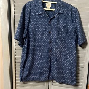 L.L. Bean Steel Blue Short-Sleeve Wood Buttons, Collar Shirt, Tan Print, Sz L
